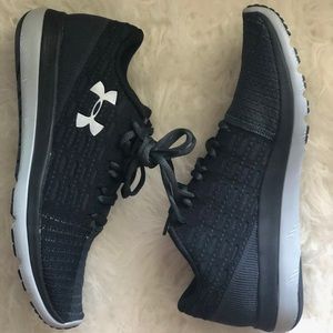 UNDER ARMOR Women’s Slingflex running shoe